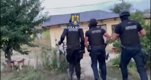 Percheziții la locuințele unor agresori din Bogdănești