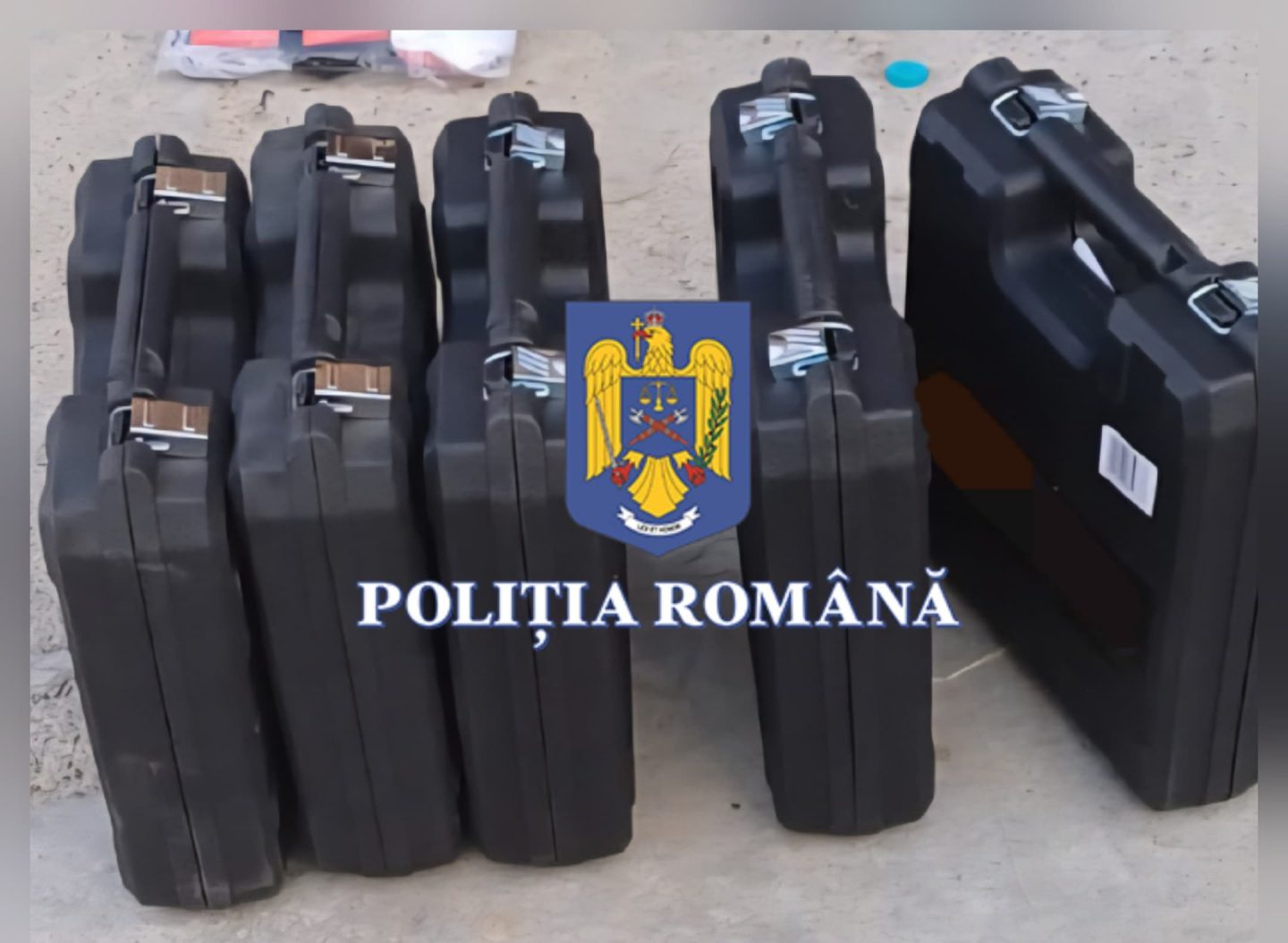 Percheziții la un gălățean care vindea produse contrafăcute în zona Bârladului