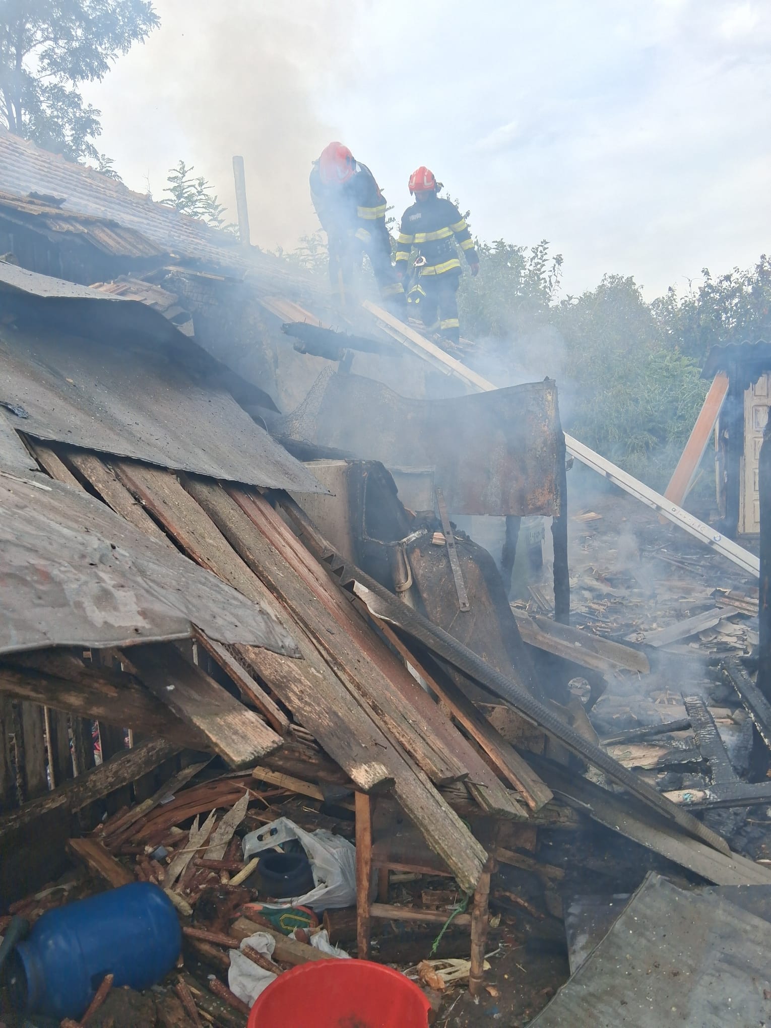 Incendiu izbucnit la o anexă gospodărească din localitatea Moara Domnească