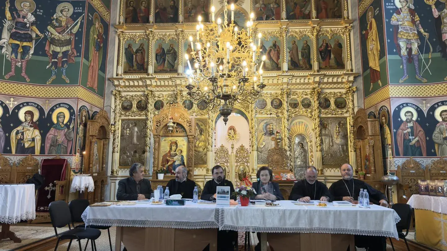 Simpozion Național la Huși: „Patriarhia Bisericii Ortodoxe Române – Un veac de existență”