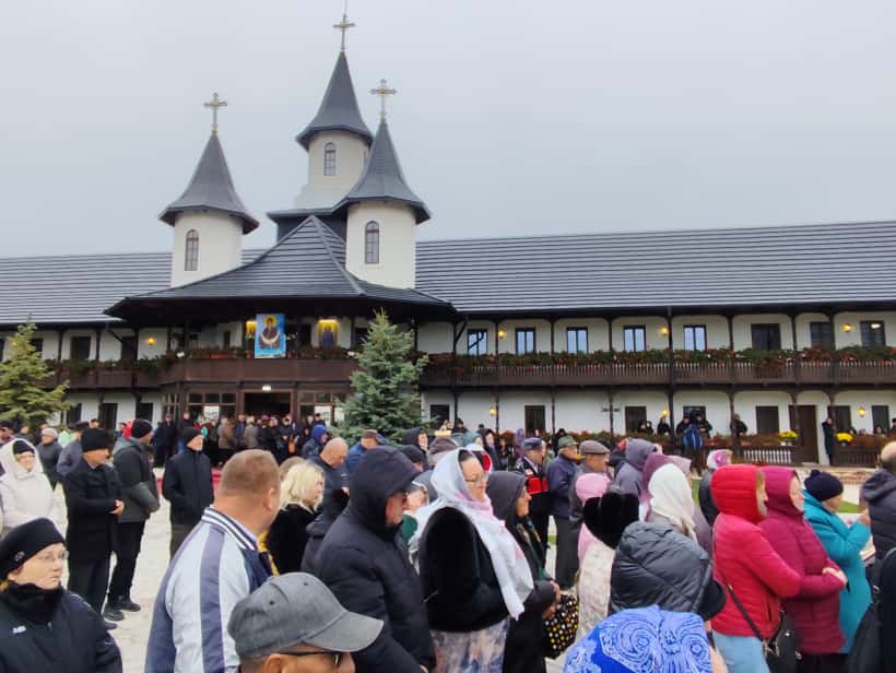 Credință și bucurie la Hramul Mănăstirii Mălinești, alături de Episcopul Ignatie