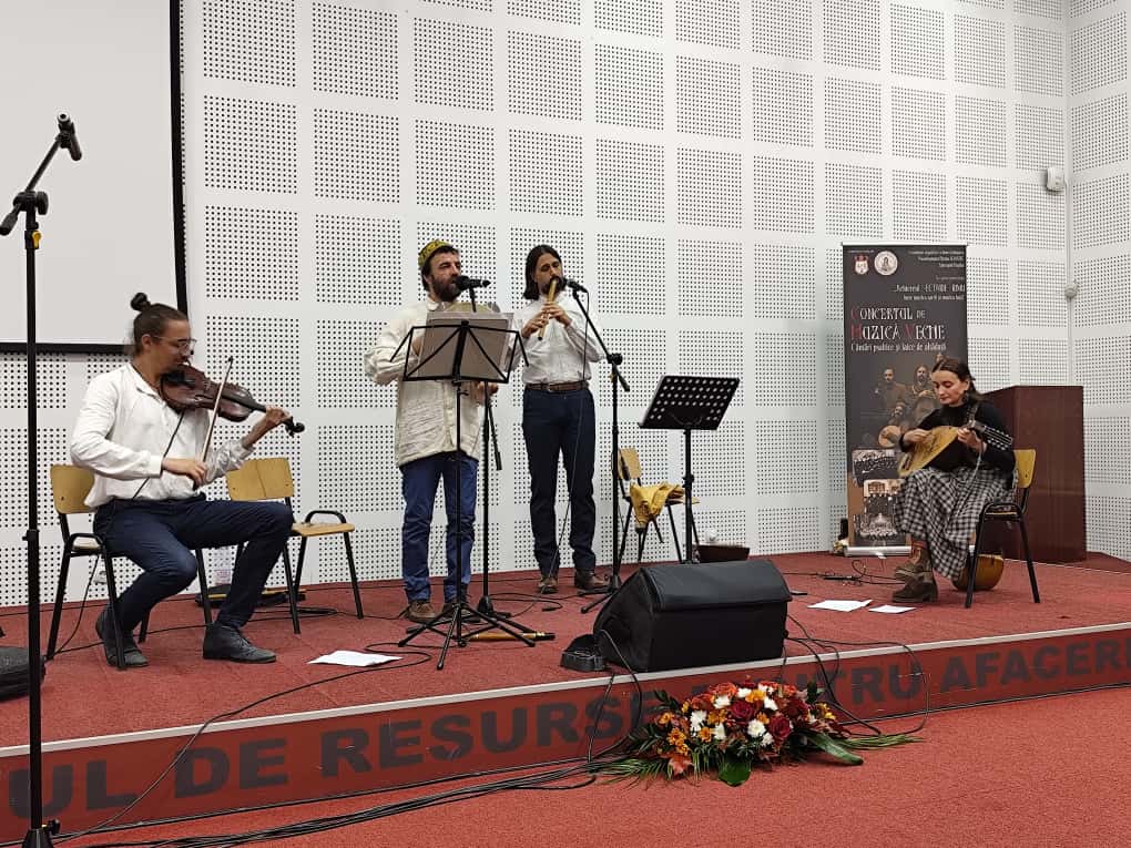 „Cântări psaltice și laice de altădată” – concert de muzică veche organizat la Centrul de Afaceri Vaslui