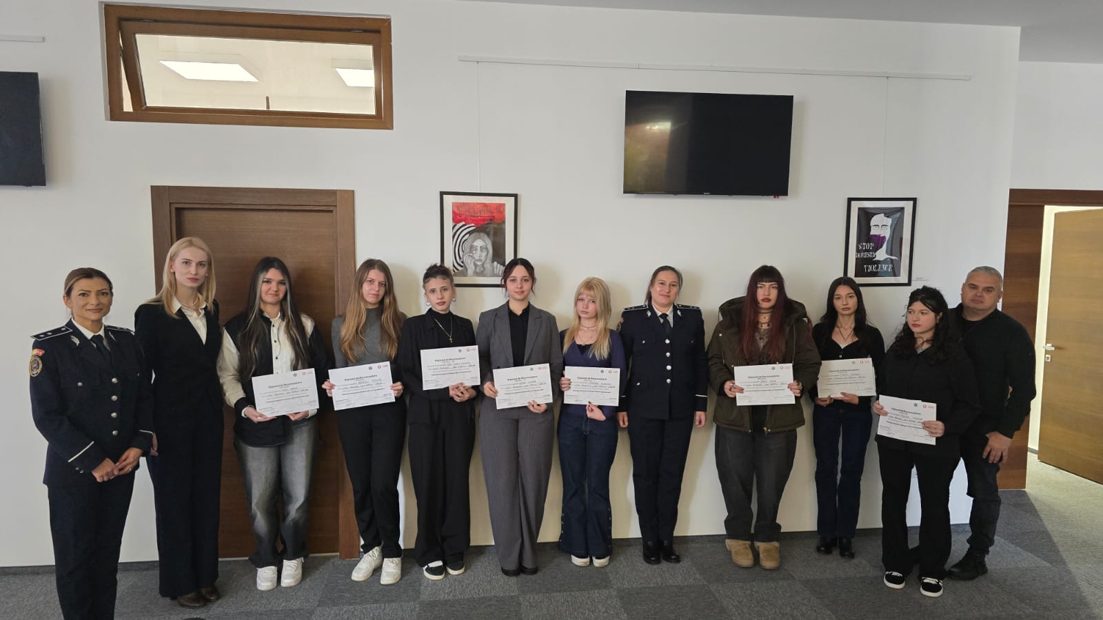 Concurs de pictură: „Violența domestică rănește, dar noi o putem opri!”