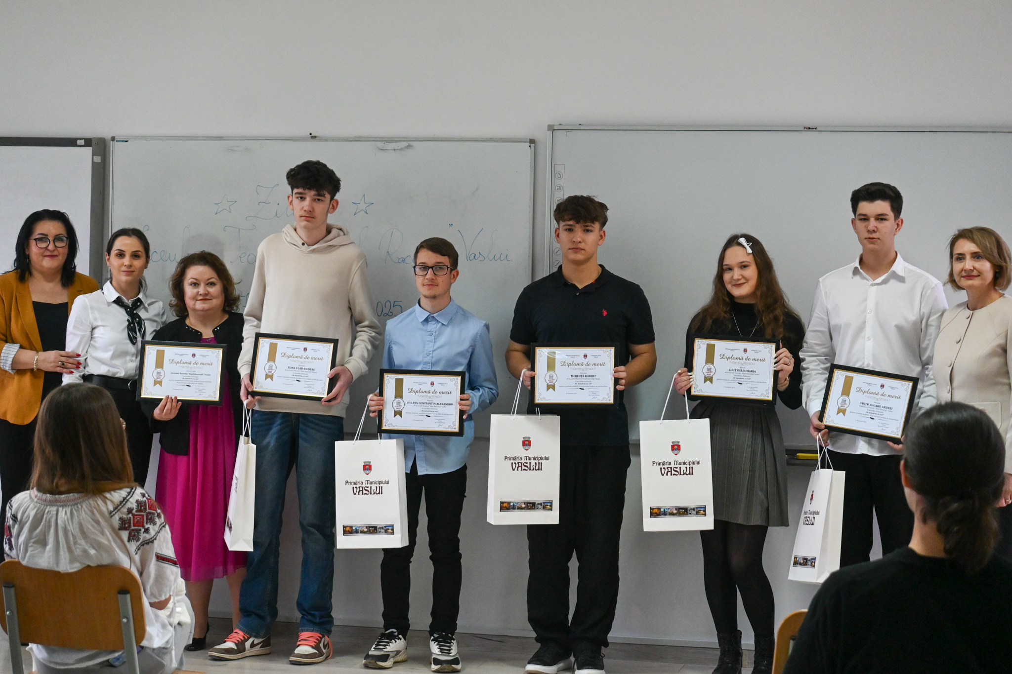 Liceul „Emil Racoviță” Vaslui sărbătorește 48 de ani de excelență educațională