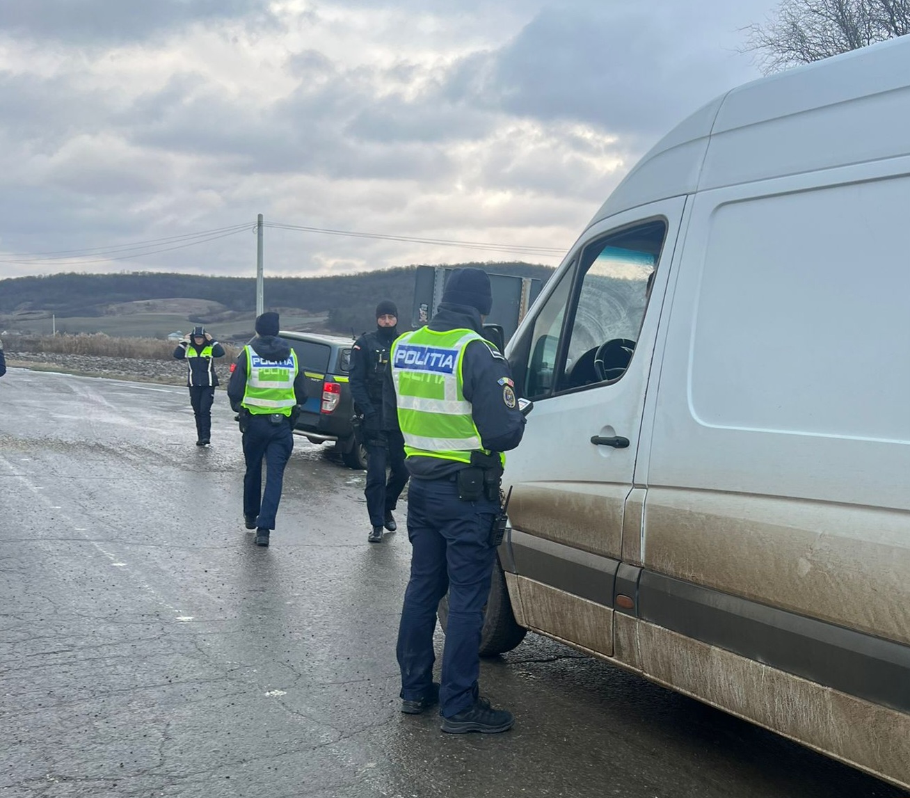 Peste 800 de polițiști, la datorie în minivacanța de iarnă. Amenzi de peste 174.000 de lei aplicate în județul Vaslui