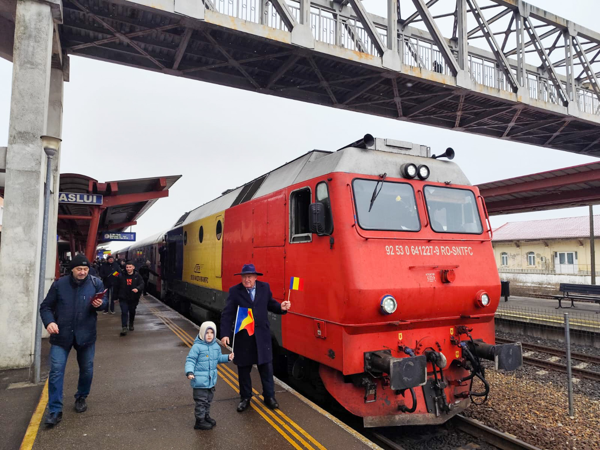 „Trenul Unirii”, întâmpinat cu emoție în Gara CFR Vaslui
