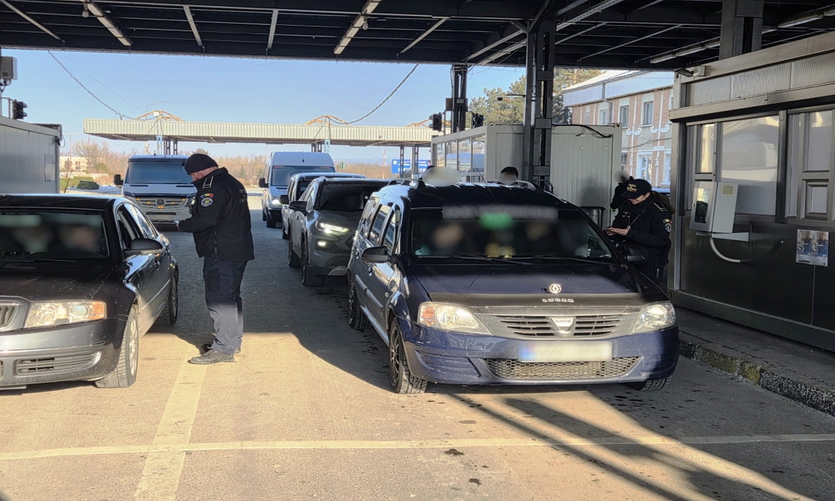 Permis de conducere fals descoperit la PTF Albița