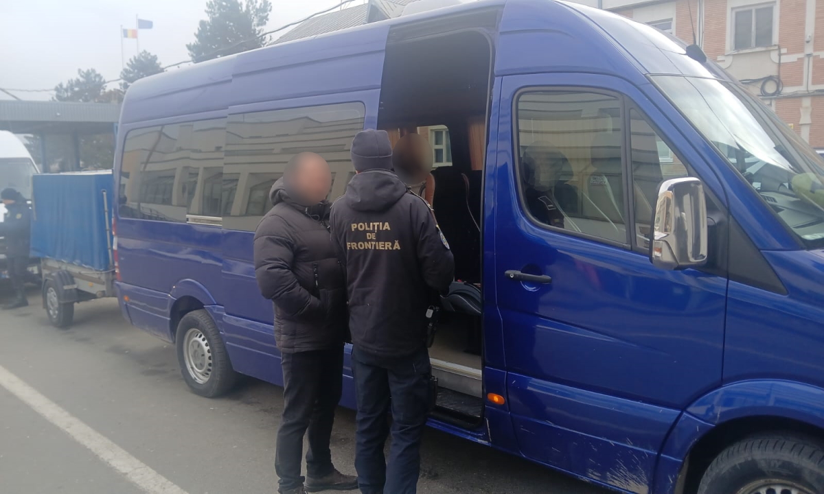 Certificat de competență profesională fals, descoperit la PTF Albița asupra unui șofer de microbuz