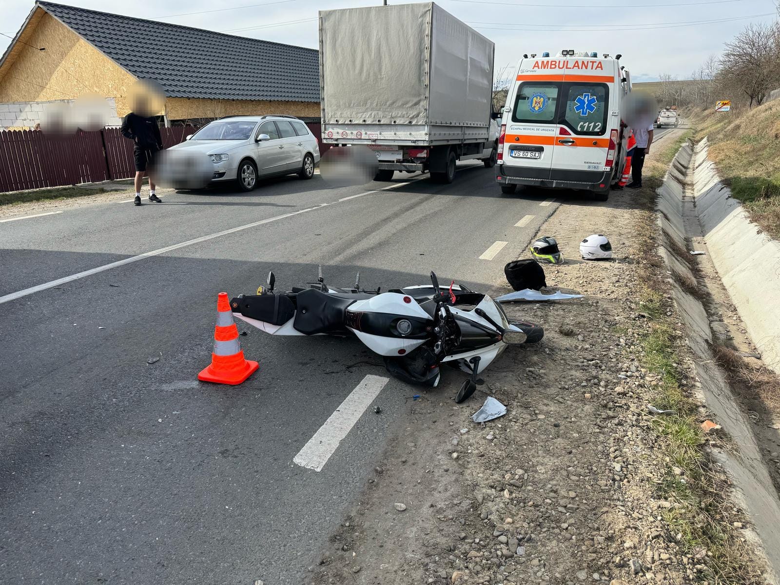 Doi minori aflați pe o motocicletă, victimele unui accident rutier la Todirești