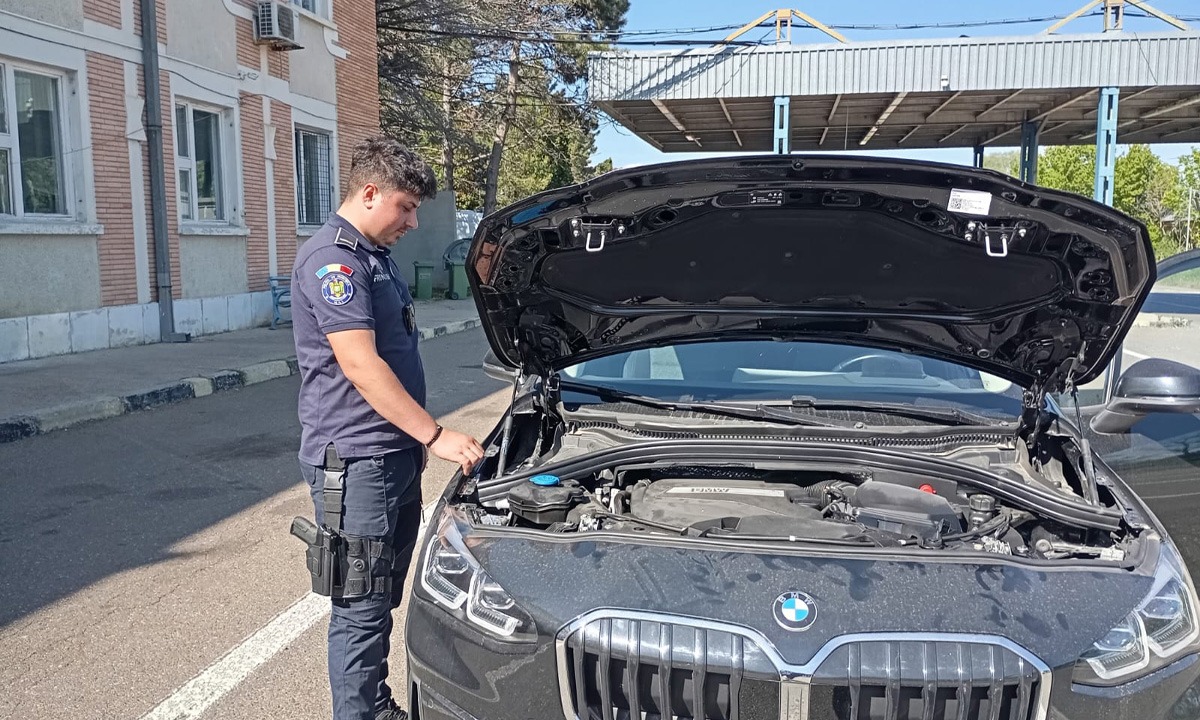Autoturism furat din Italia, reținut la PTF Albița