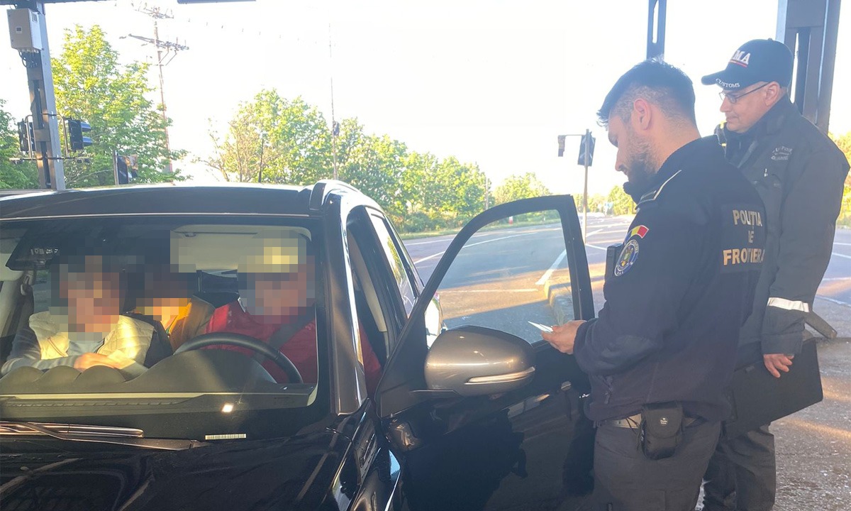 Autoturisme în valoare de 150.000 de lei, căutate de autorităţile din Olanda și Spania, descoperite în PTF Albița