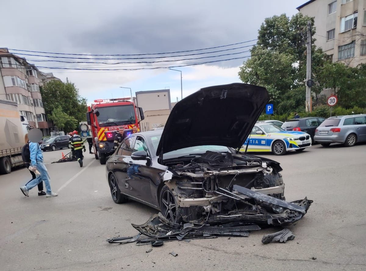 Un copil a ajuns la spital în urma unui accident rutier la Bârlad