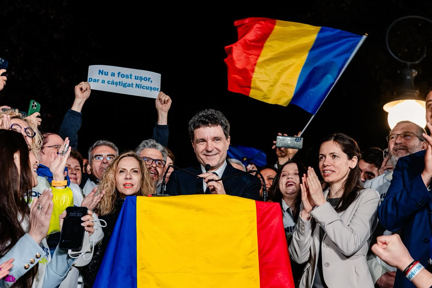 România are președinte: Nicușor Dan!
