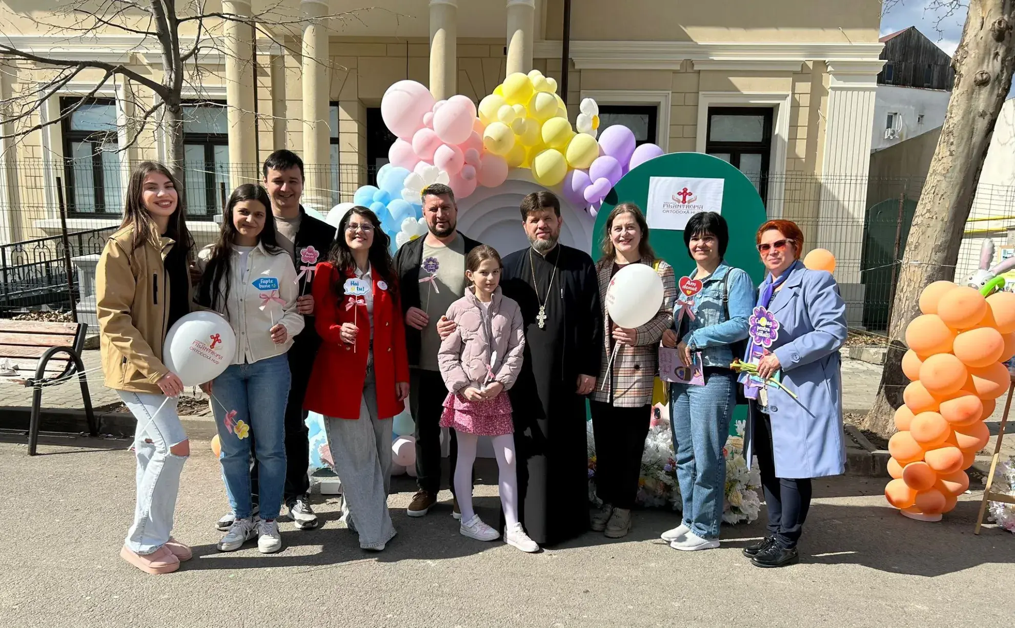 Târg de Paști caritabil organizat la Huși: peste 4.300 de lei strânși pentru persoanele vulnerabile