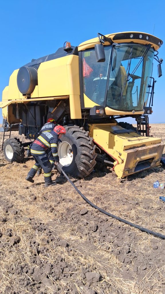 Incendiu la un utilaj agricol, în Ghermănești Pompierii au intervenit înainte ca flăcările să se extindă